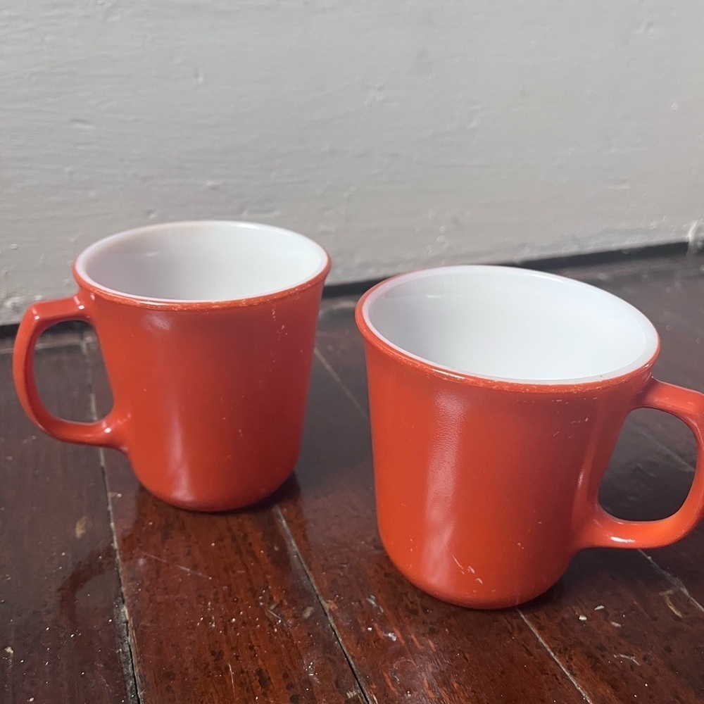 Pyrex Vintage Rust Red Mugs-Two - Picture 1 of 2